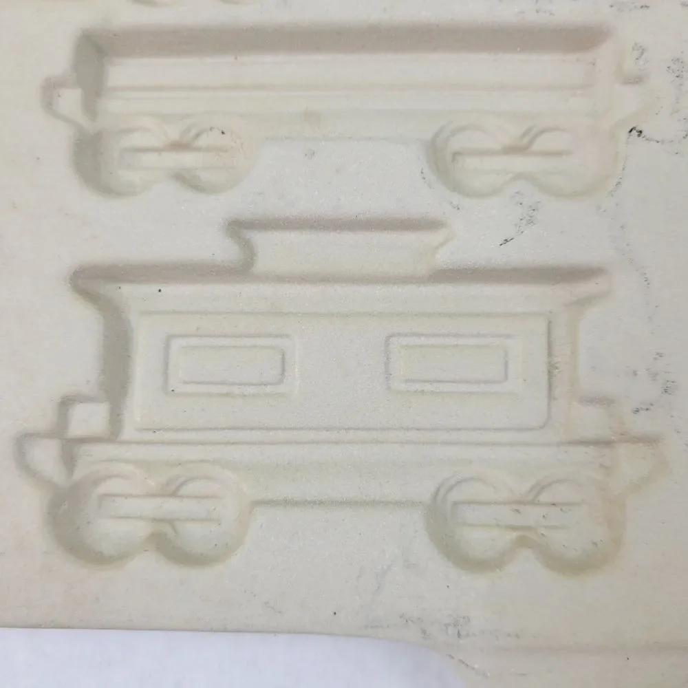 The Pampered Chef‎ 1998 Gingerbread Train Stoneware Mold